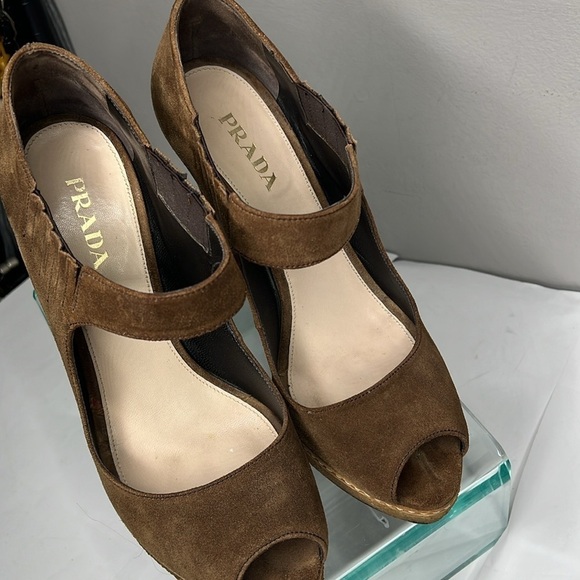 PRADA Sz 40 Brown Suede Rubber Platform Peep Toe Elastic Mary Jane 3.5” Heels - Picture 13 of 15